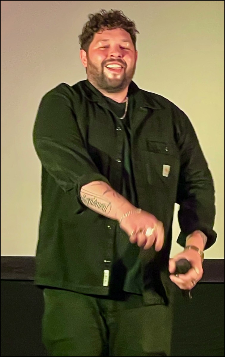 Stacks Image 33522898